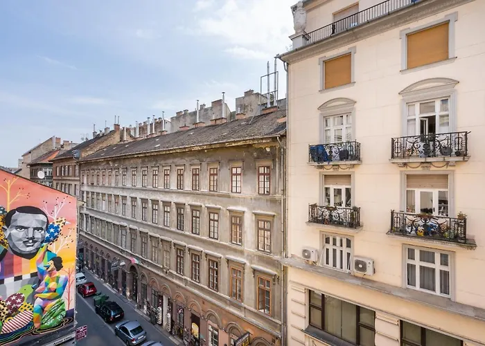 Bpr Lavish Suite In Budapest Downtown