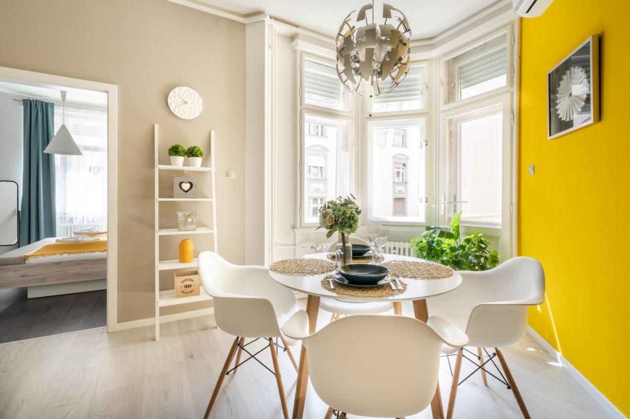 Bpr Lavish In Downtown Apartment *