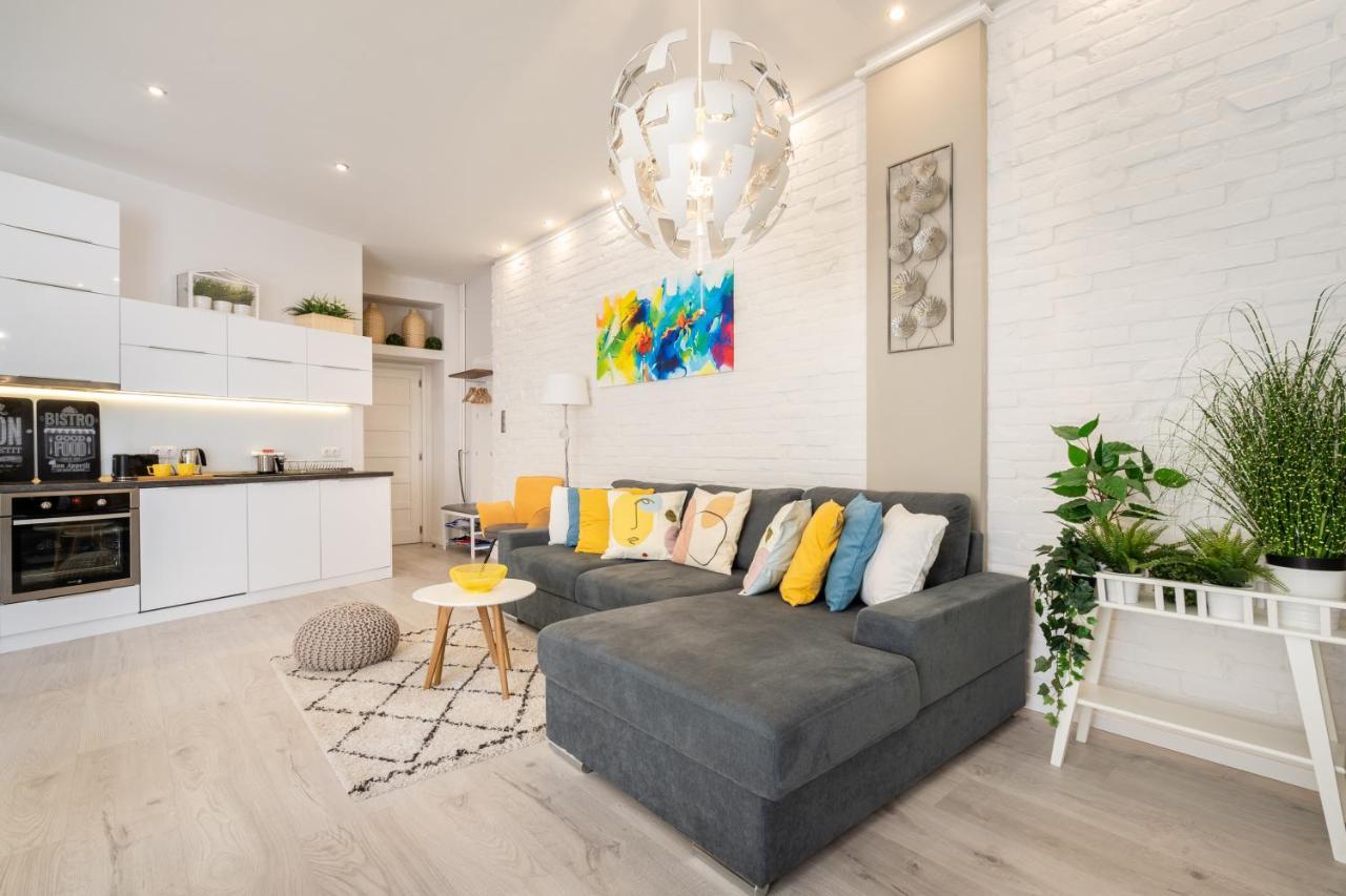 Bpr Lavish In Downtown Apartment Budapest