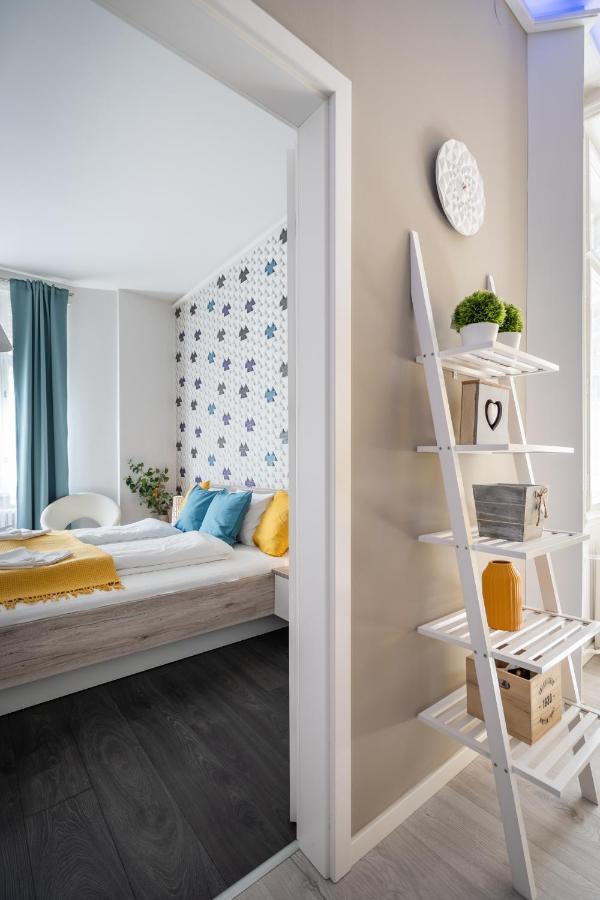 Bpr Lavish In Downtown Apartment