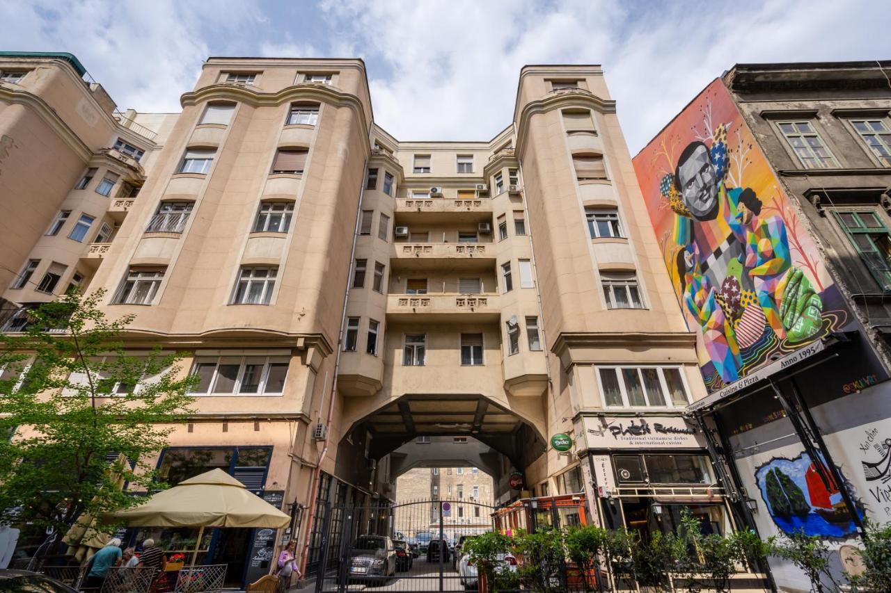Apartment Bpr Lavish In Downtown